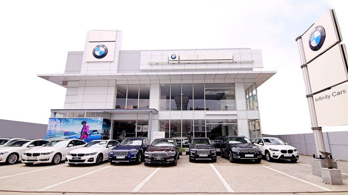 Does BMW have a luxury brand?